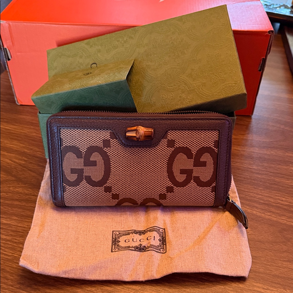 Gucci Diana Jumbo Gg Long Wallet.